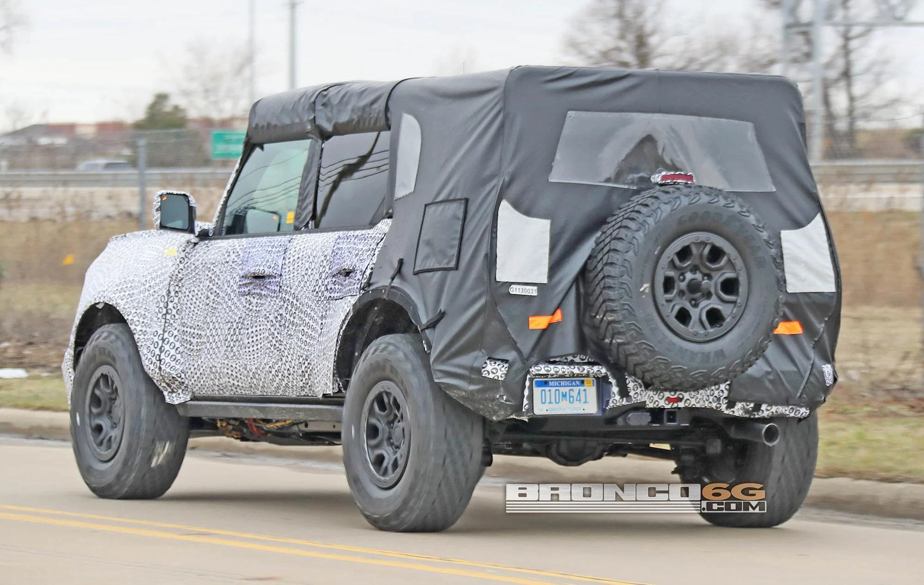 Ford Bronco Renders/pics so far... 2021_Bronco_OffRoad_015