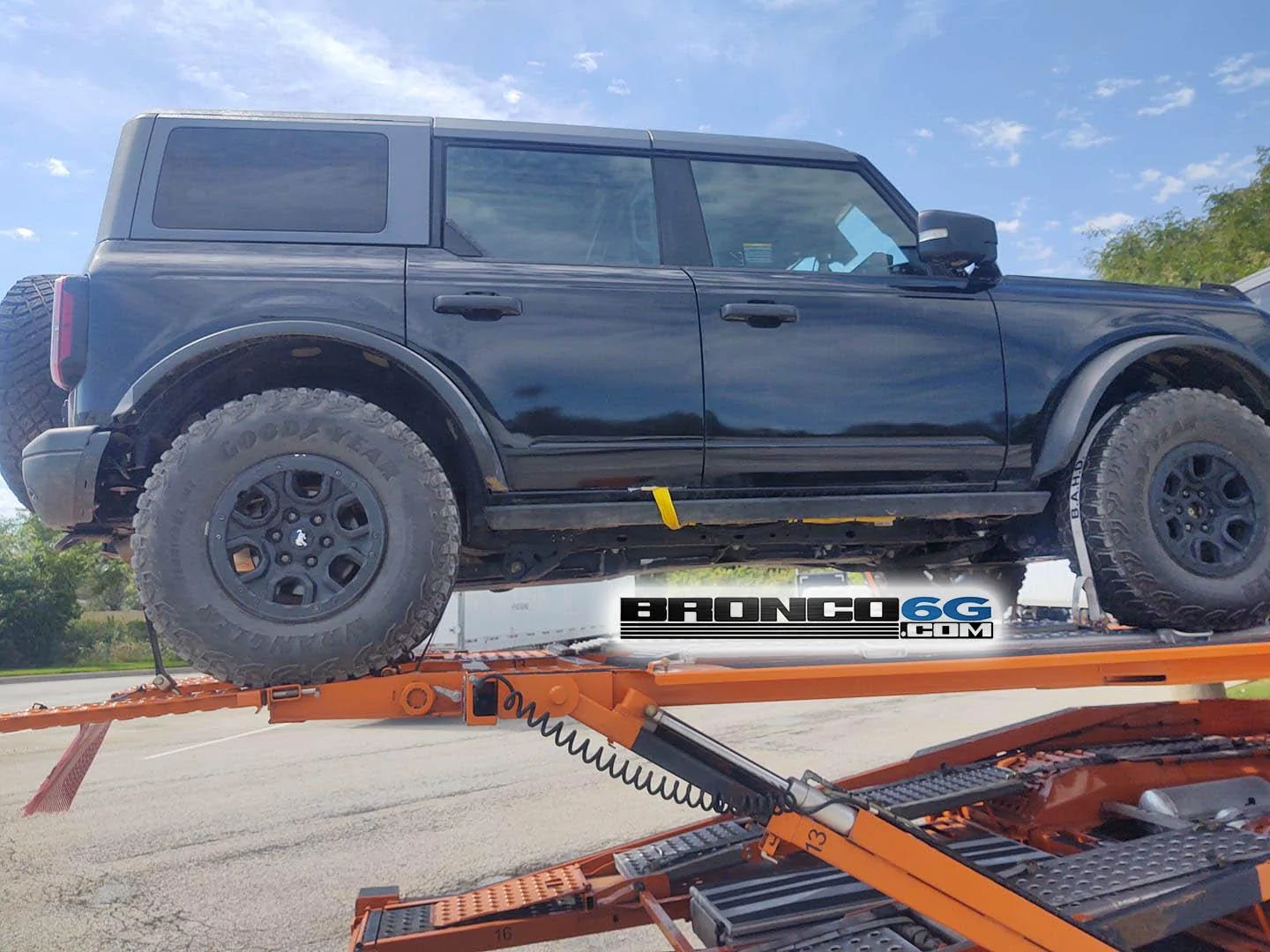 Ford Bronco Pics: 2021 Broncos on the Rubicon Trail 2021 Ford Bronco Transport Carrier 2