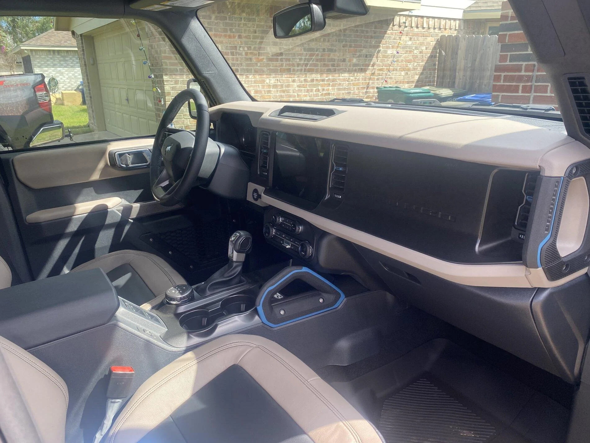 Ford Bronco What interior best with Antimatter Blue? 9EF990E7-9354-4CBA-BF91-65CE81D14C2A
