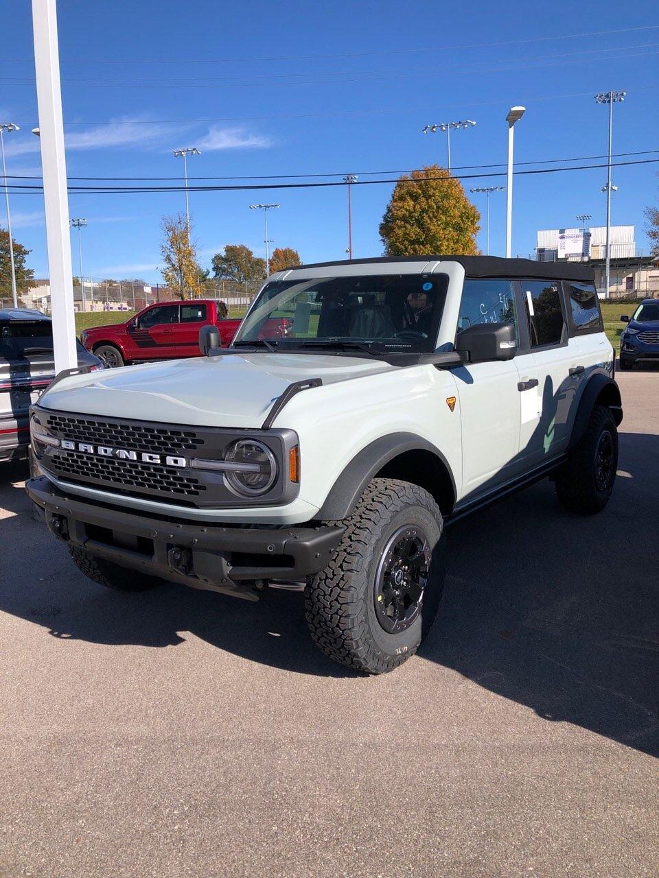 Ford Bronco 🛠 10/25/21 Build Week Group 34452D1B-364E-409F-A1A6-16A2C2D833A5