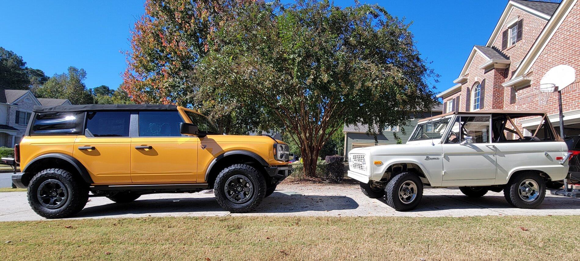Ford Bronco Delivery! Review '74 vs OBX vs Badlands Bronco 20211023_111839