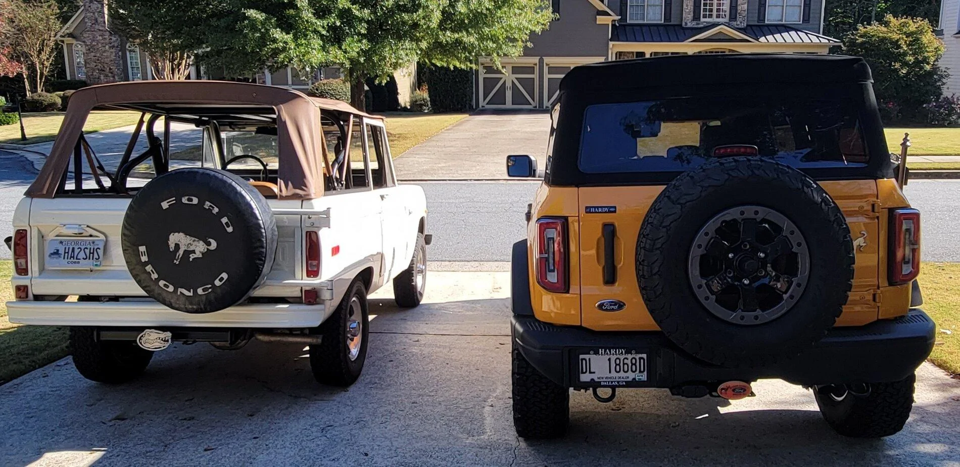 Ford Bronco Delivery! Review '74 vs OBX vs Badlands Bronco 20211022_153034