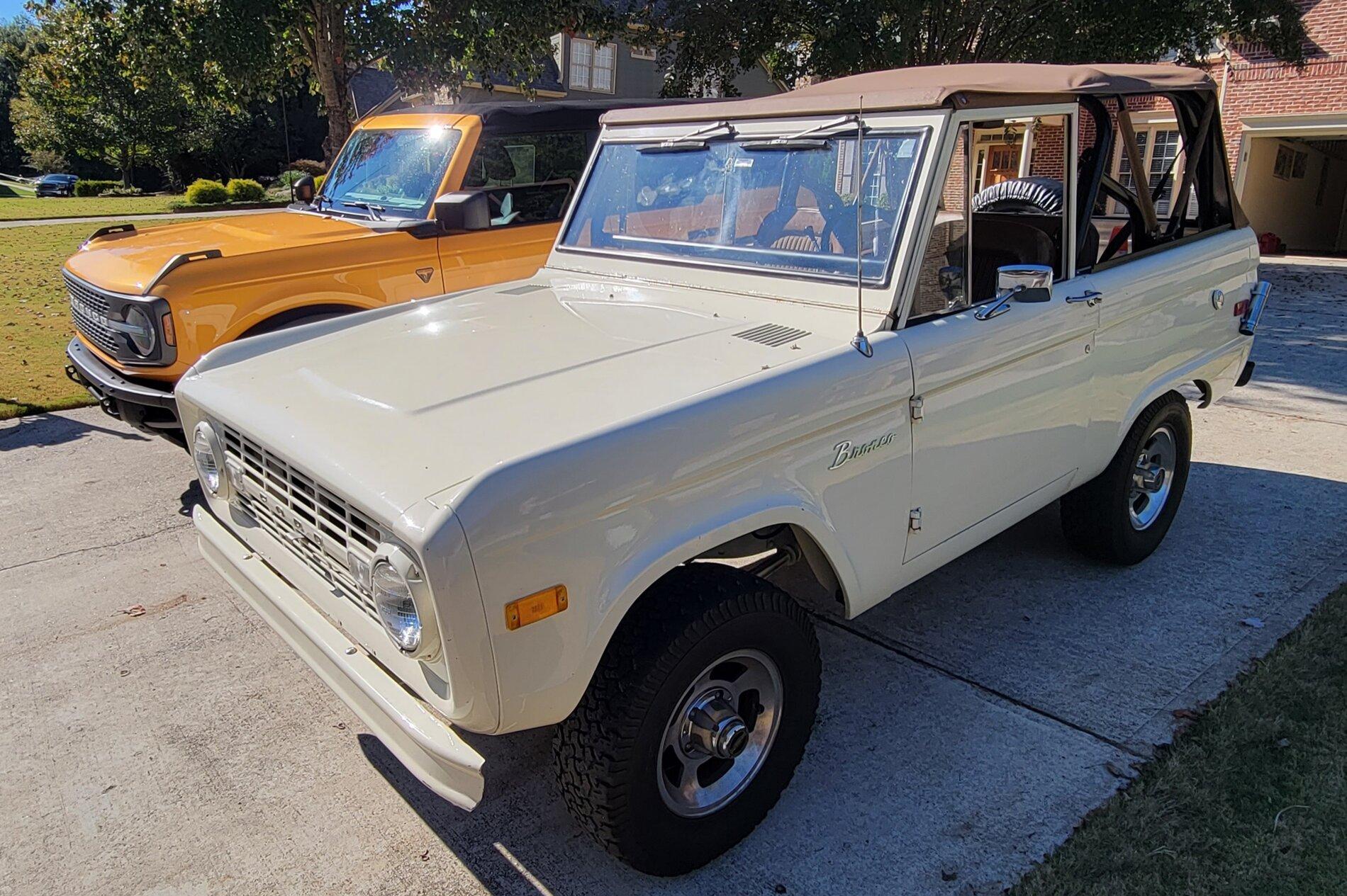 Ford Bronco Delivery! Review '74 vs OBX vs Badlands Bronco 20211022_153012