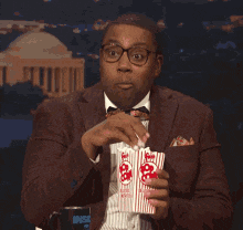 Ford Bronco Best Practice 5 Tire Rotation? kenan-thompson-eating-popcorn