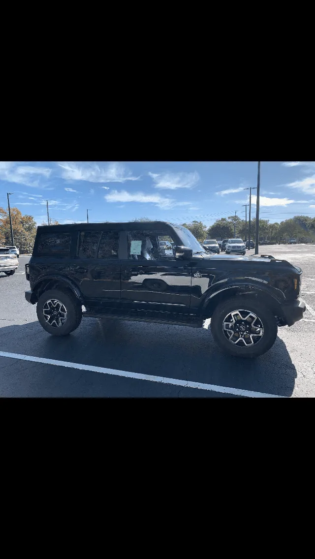 Ford Bronco SHADOW BLACK Bronco Club 5EAAE0BD-95FA-4980-88A9-391E6FC31E33