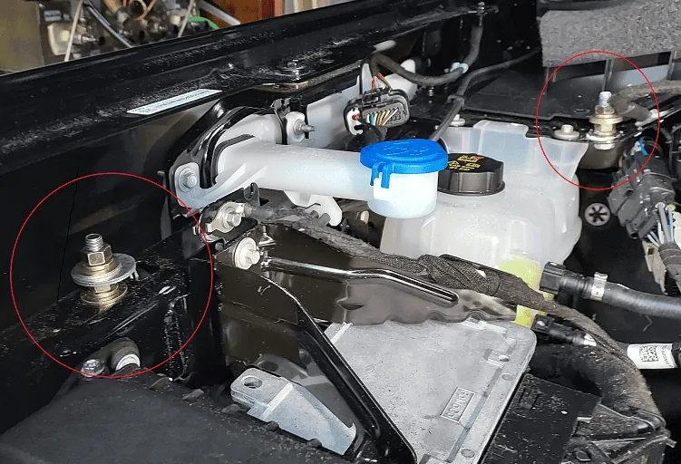 Ford Bronco ARB Dual Compressor Installed - Under Hood 2.7L Engine Compartment Compressor Mounting Bracket Vehicle Attachment points