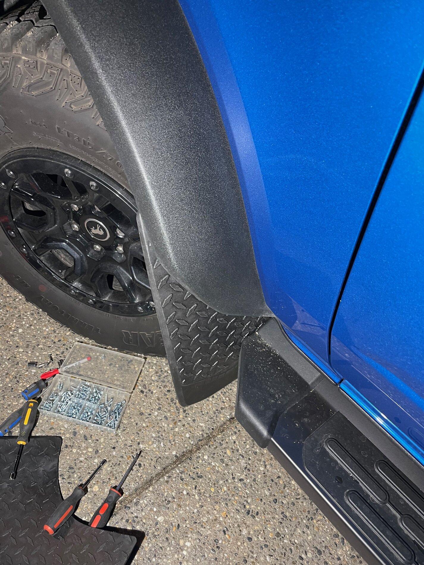 Ford Bronco Sasq Mudflaps... ugly but work... IMG_1659
