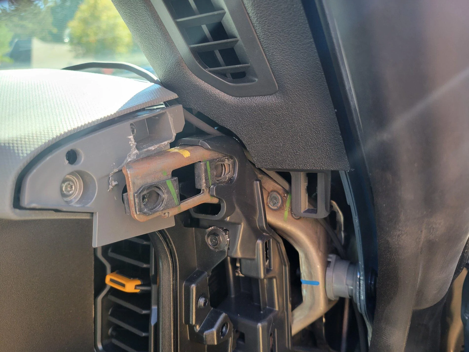 Ford Bronco Mobile Ham Radio (FTM-400XDR) Install - DIY How-To / Writeup / Pics 20211113_114917