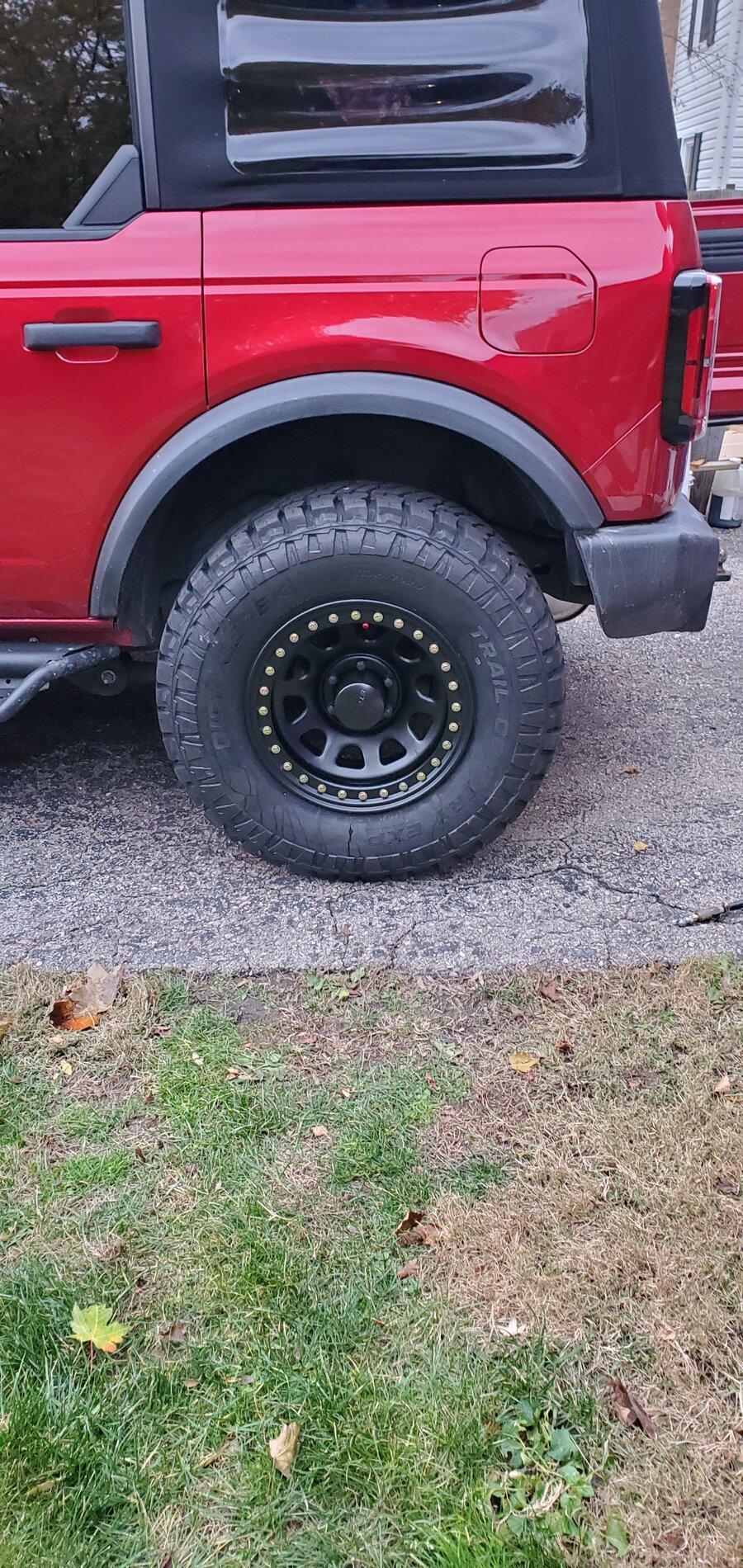 Ford Bronco 35s on 17" steel wheels 20211112_164318