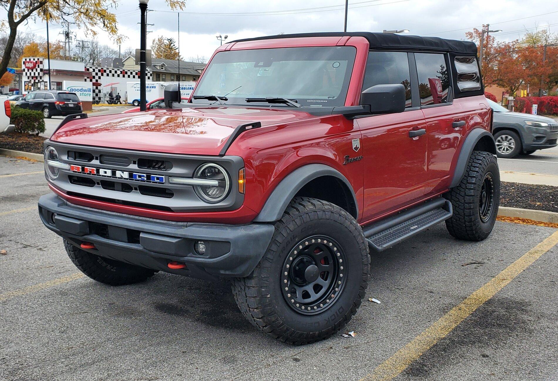 Ford Bronco 35s on 17" steel wheels 20211113_124122