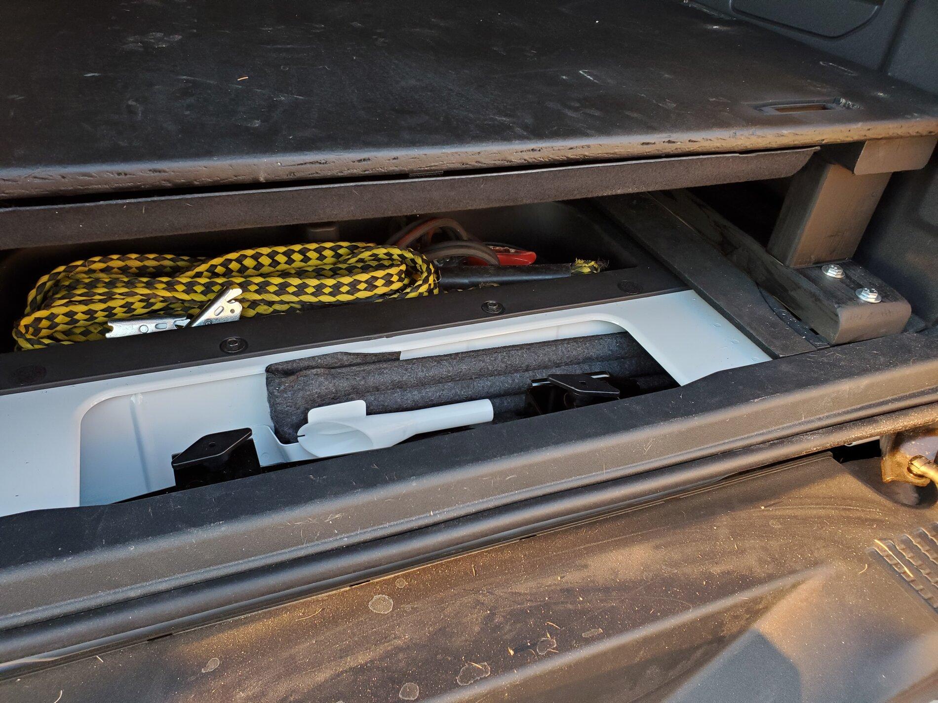 Ford Bronco Built a rear platform for cargo, dog and sleeping 20211114_071734