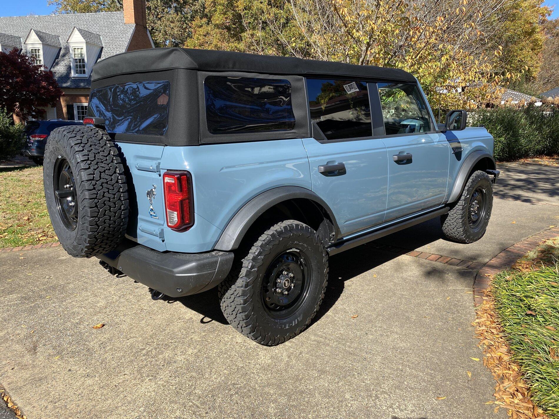 Ford Bronco Area 51 Black Diamond With 1″ Level Kit and 33″ 285/70/R17 KO2 on Steelies 91F7B2B4-CFD6-4E30-BAFC-91D9107D9A69