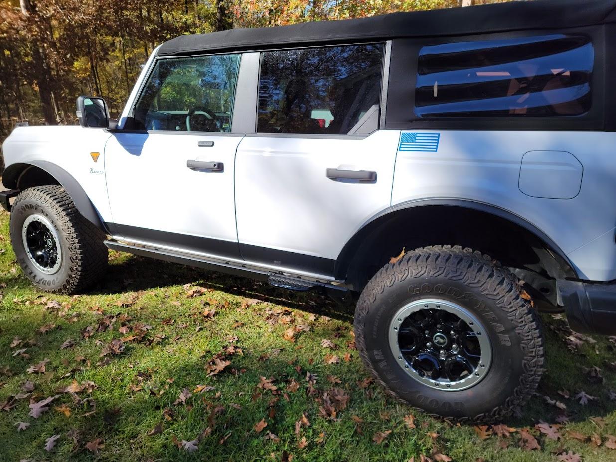 Ford Bronco Stirrup prototype (side step) ZbL07Nq8i2J5q-1tQeOGOMrMA=w1236-h927-no?authuser=0