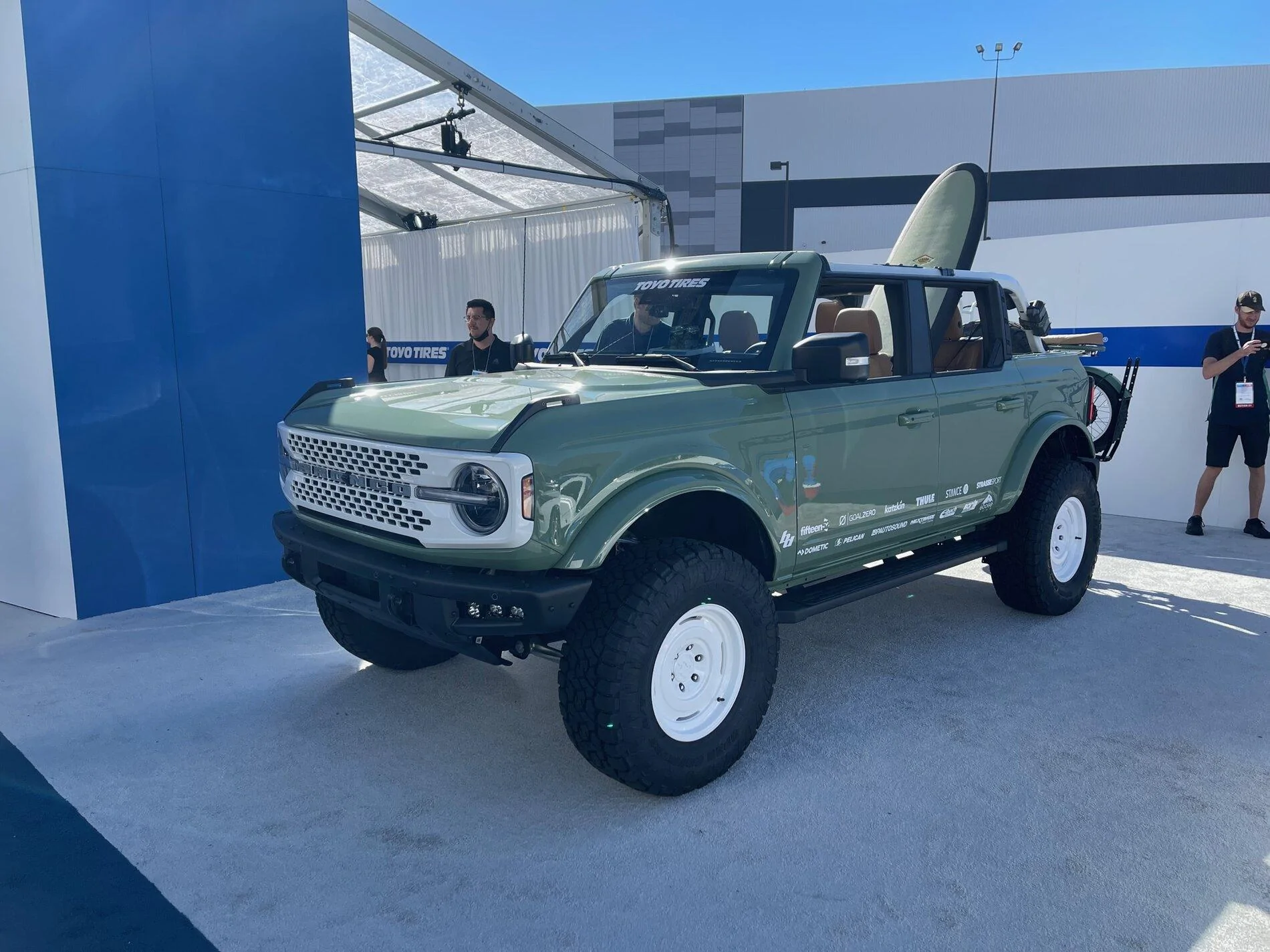 Ford Bronco Who has white rims? White wheels
