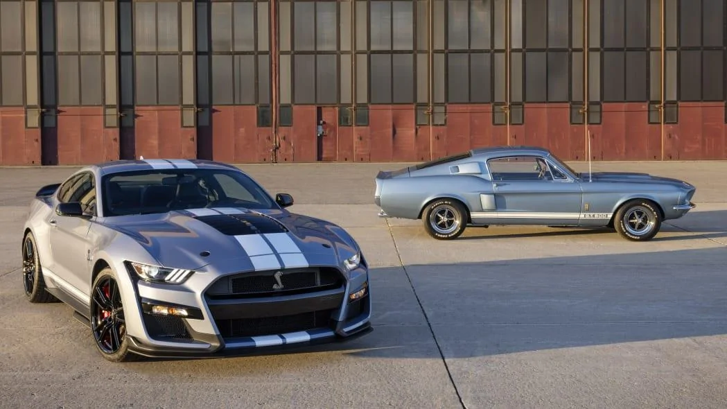Ford Bronco Is a 2022 Brittany Blue Bronco coming? 022-Ford-Mustang-Shelby-GT500-Heritage-Edition_081