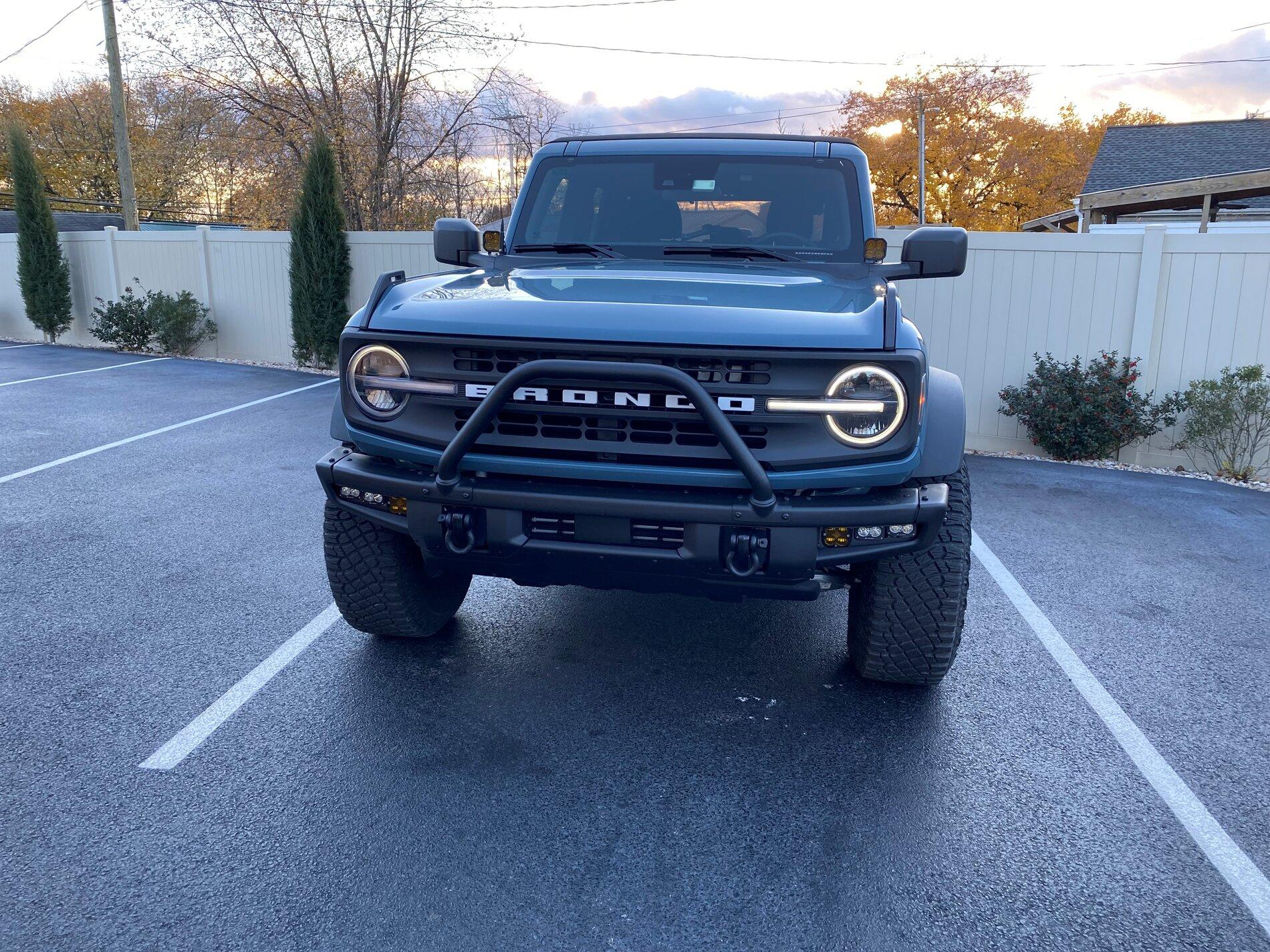 Ford Bronco Possibly the First Signature Lighting Bronco with Base/Black Diamond Grille (Swapped Big Bend Grille) 2