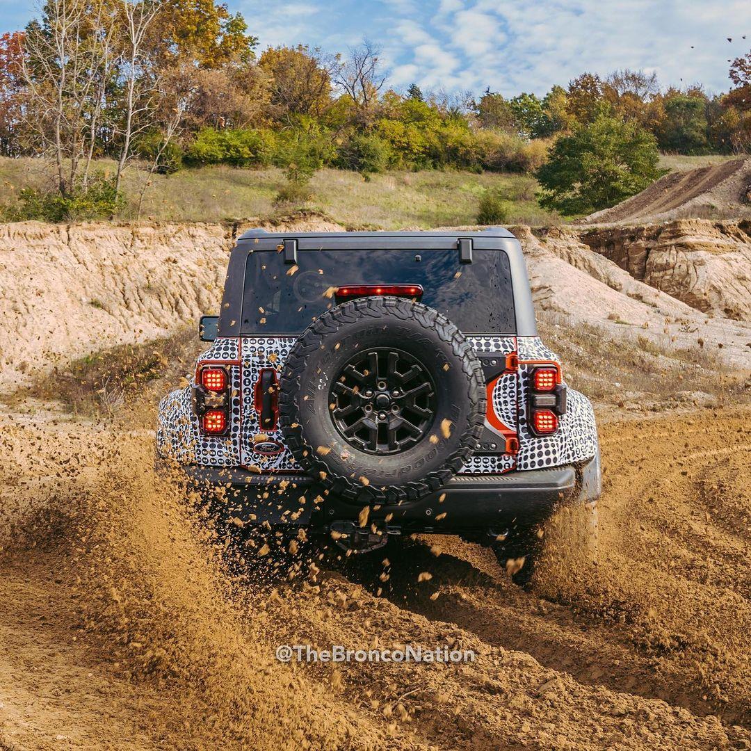 Ford Bronco Ford Bronco Raptor Drops Camo For a Revealing Look… Likely to Get ~450 HP 57681050_175321788072550_2500993301666237203_n-