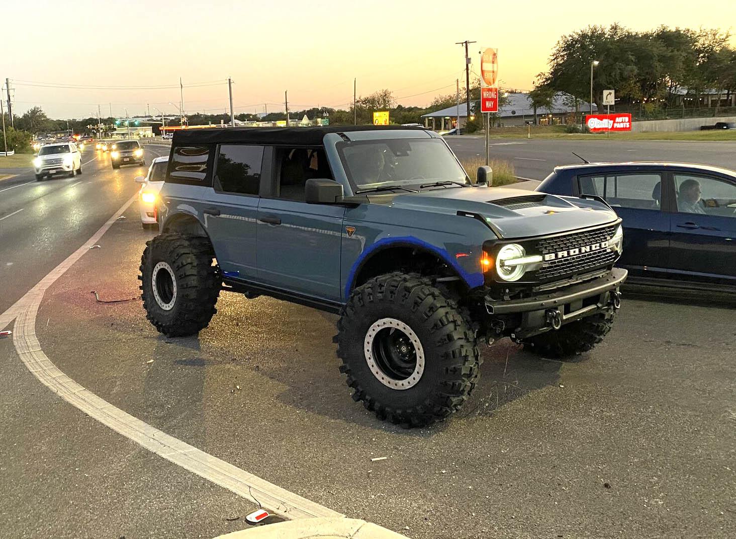 Ford Bronco Bronc Buster AKA “broken Bronco” running 40’s on 2” lift 3C6E0476-B02F-4408-8DF9-526FE0ED1D9F