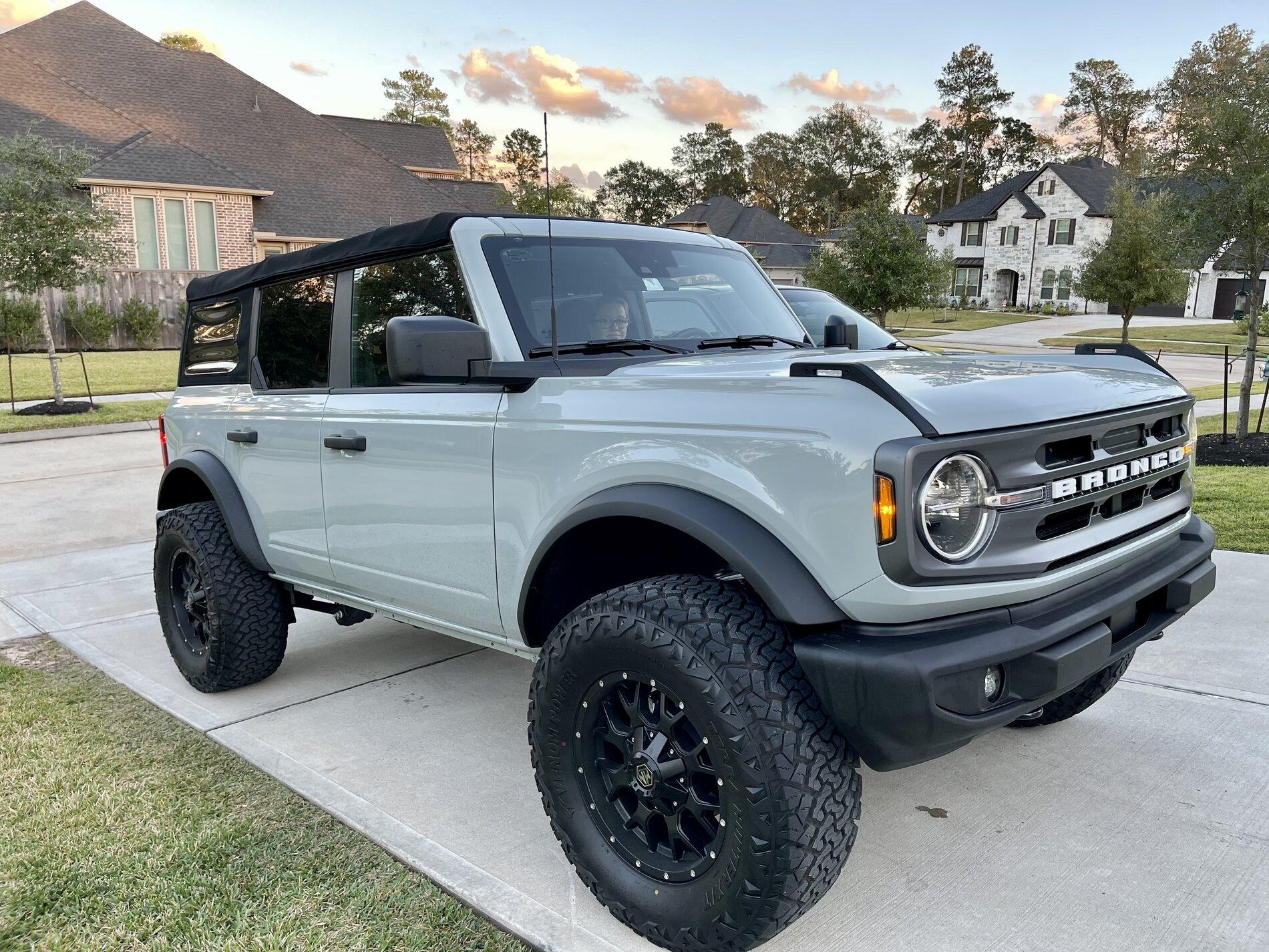 Ford Bronco CACTUS GRAY Bronco Club tempImageba04jv