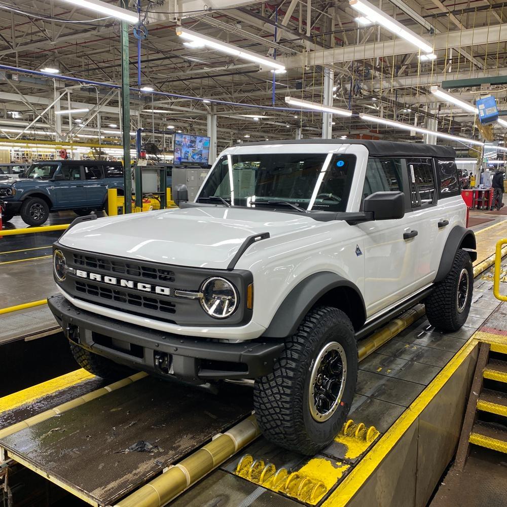 Ford Bronco 🛠 10/25/21 Build Week Group IMG_5977