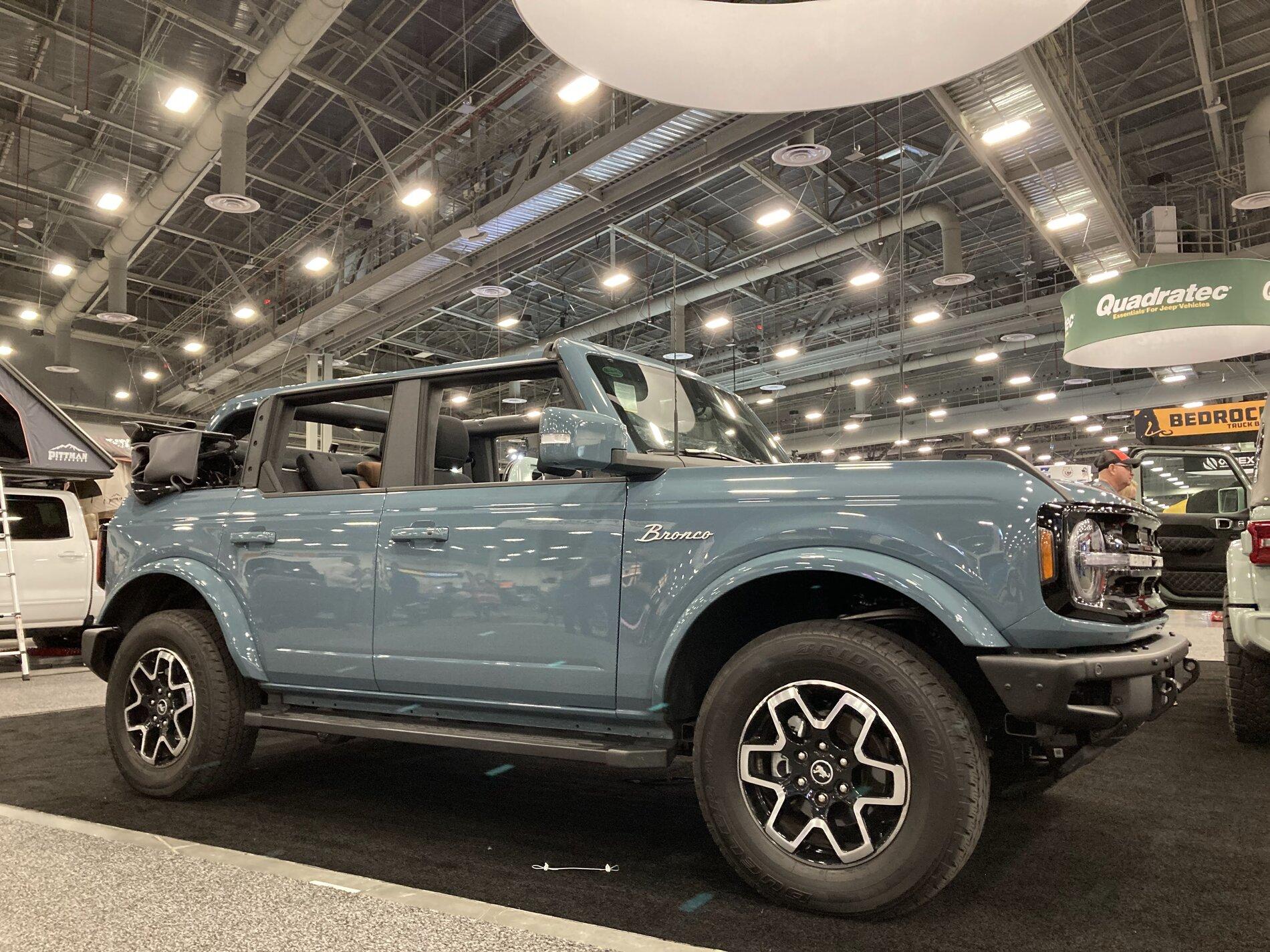 Ford Bronco MyTop Sema Bronco - powered soft top IMG_3436