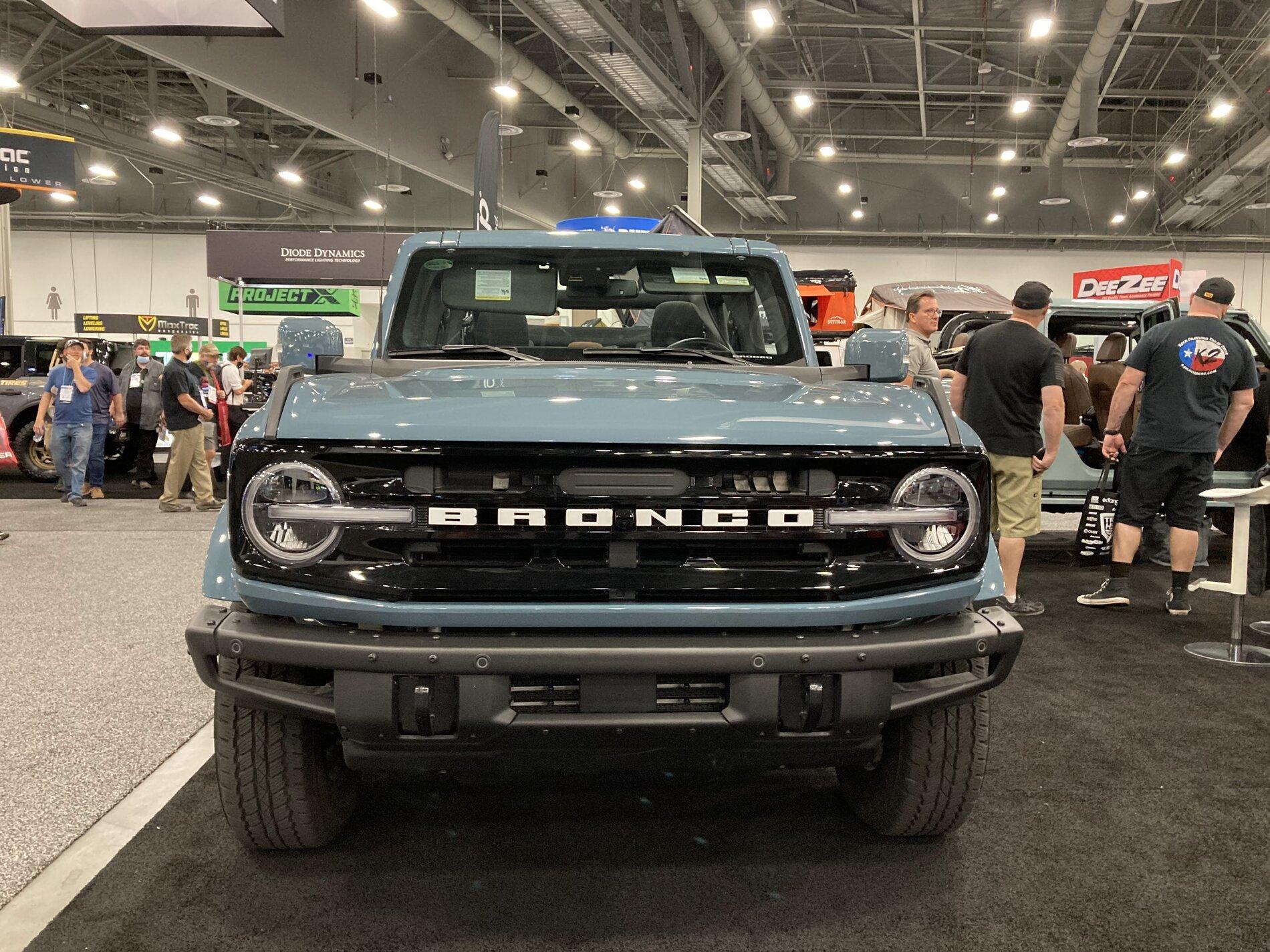 Ford Bronco MyTop Sema Bronco - powered soft top IMG_3437