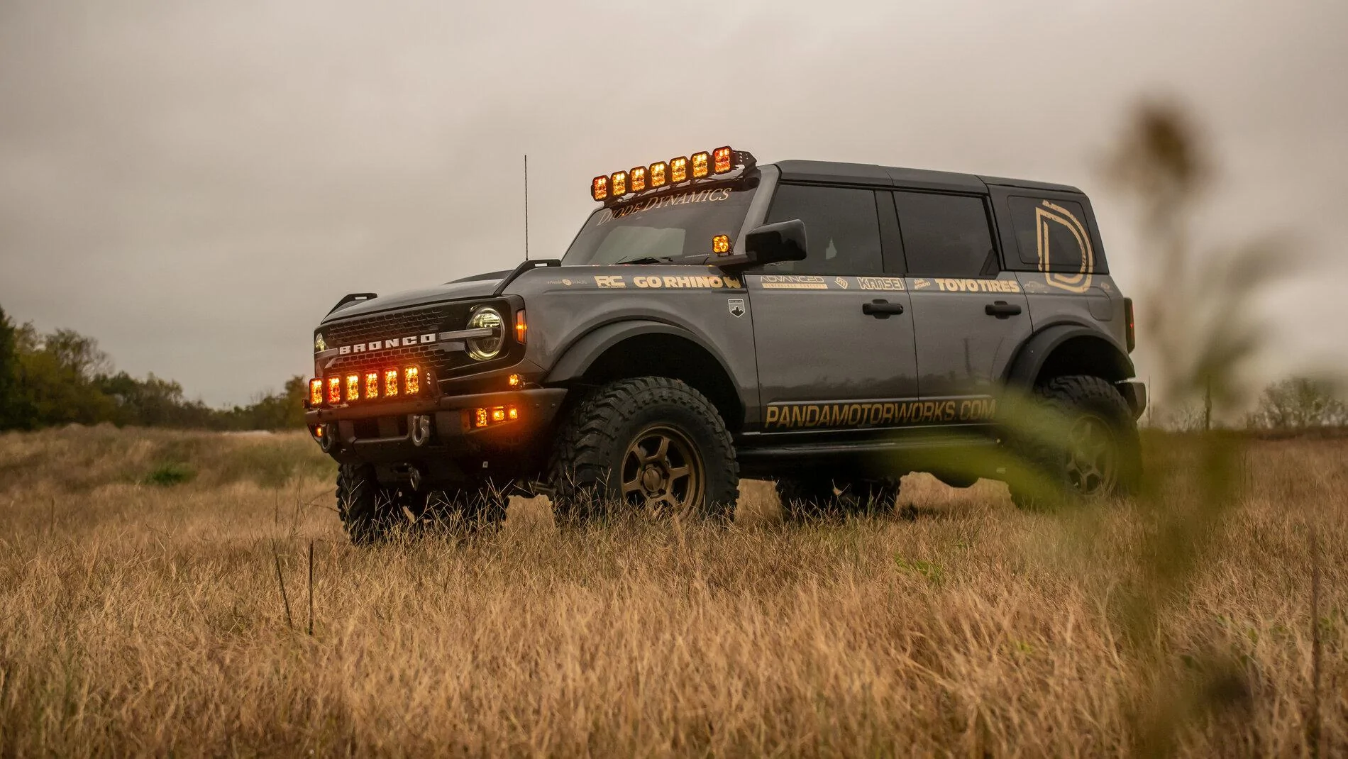 Ford Bronco Modular Bumper / Fog Pocket Kit Suggestions Bronco_backlight