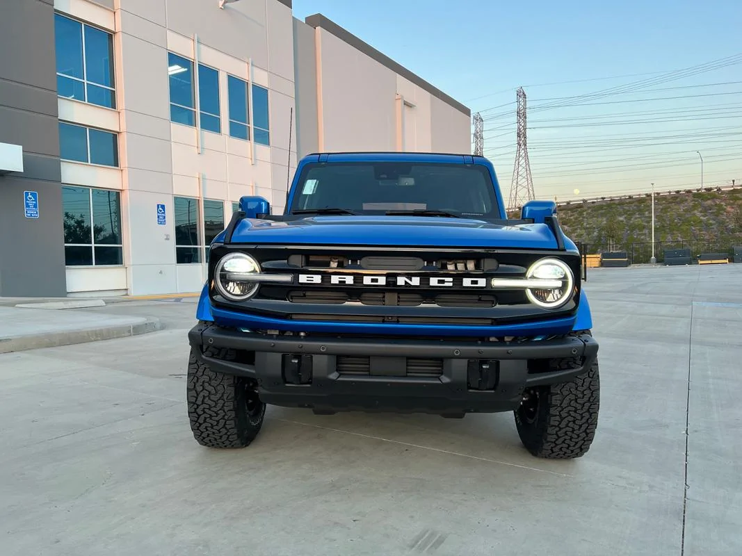 bronco1-s.jpg