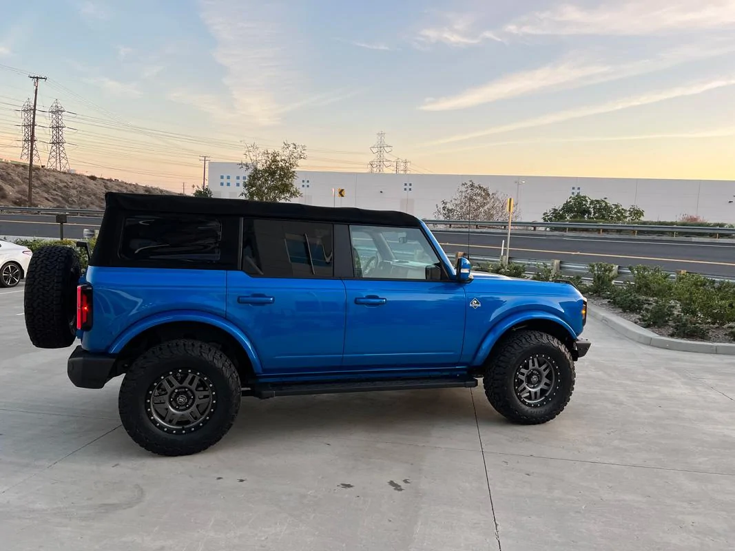 bronco2-s.jpg