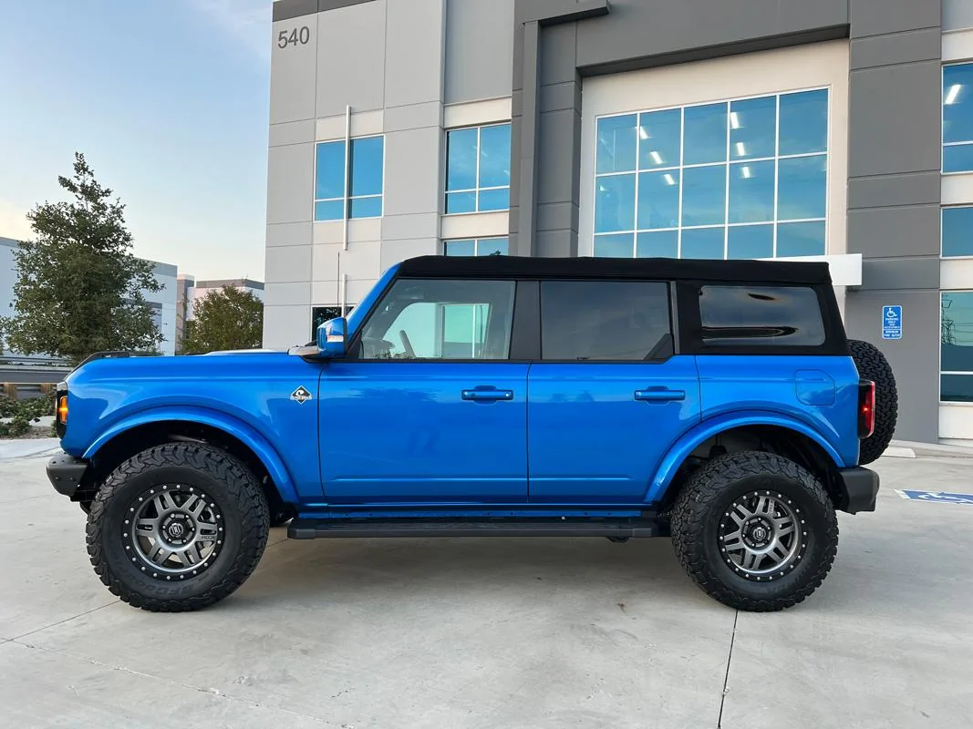 bronco3-s.jpg