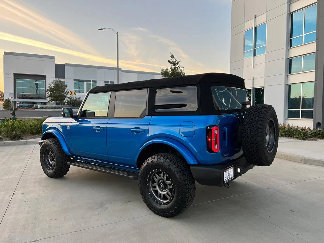 bronco4-s.jpg