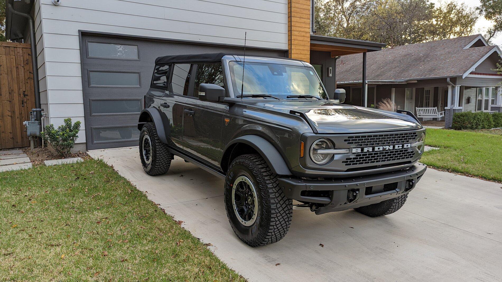 Ford Bronco 🛠 10/25/21 Build Week Group PXL_20211117_223643383