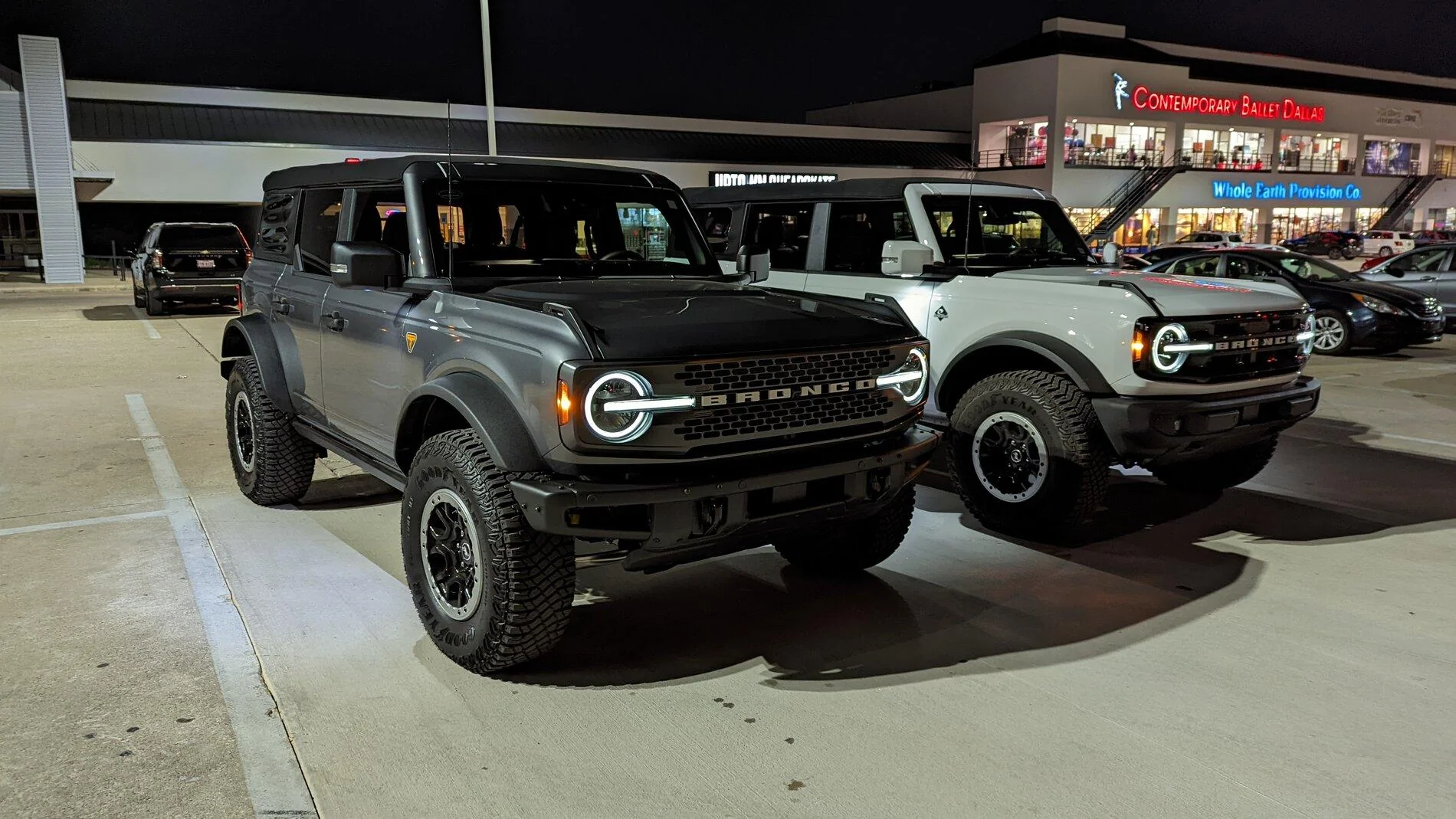 Ford Bronco 🛠 10/25/21 Build Week Group PXL_20211119_002938909