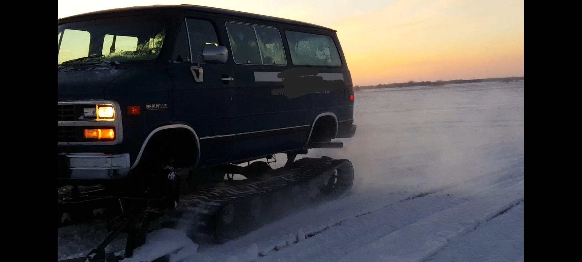 Ford Bronco Wildtrak on tracks. Screenshot_20211119-191613_Gallery