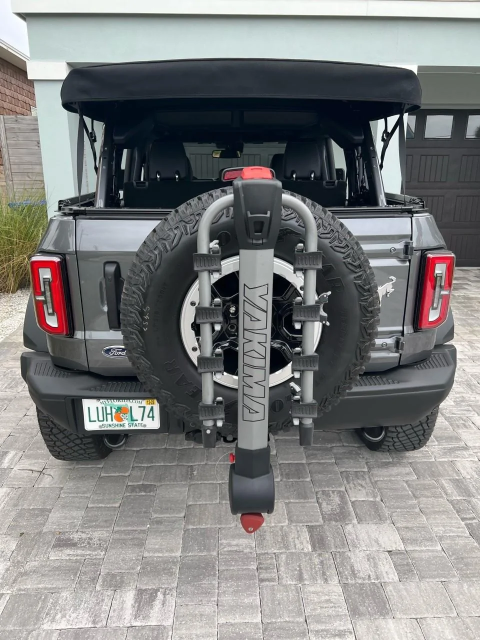 Ford Bronco Installed Yakima Tilt-Away Bike Carrier & Yakima StraightShot Hitch Extender - Bronco w/ SAS Rack 1
