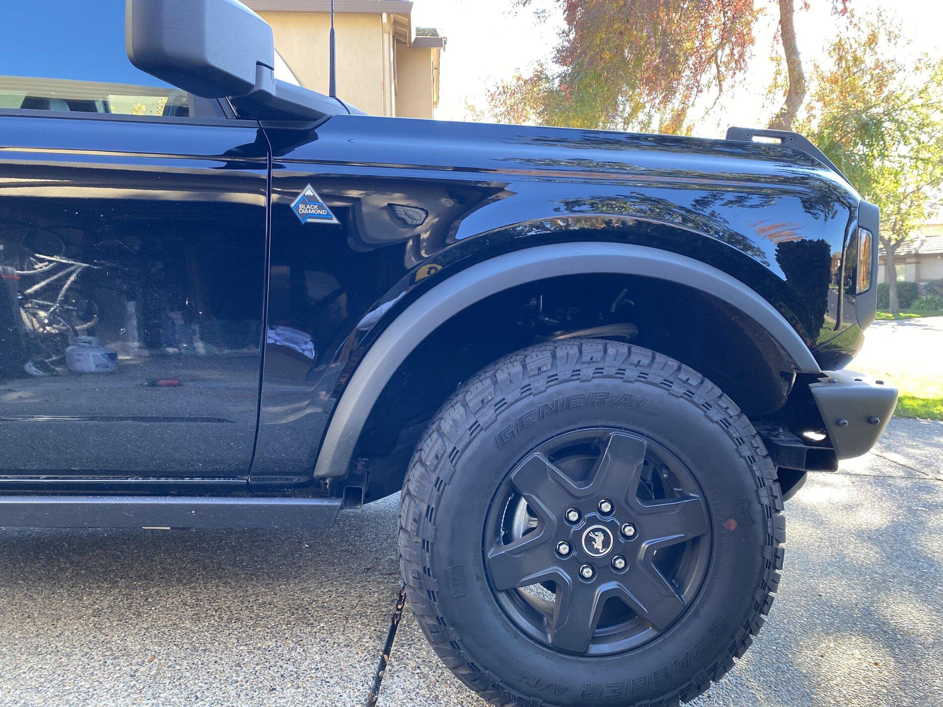 Ford Bronco Is anyone debadging or rebadging their Bronco? o4w9s9c2au081
