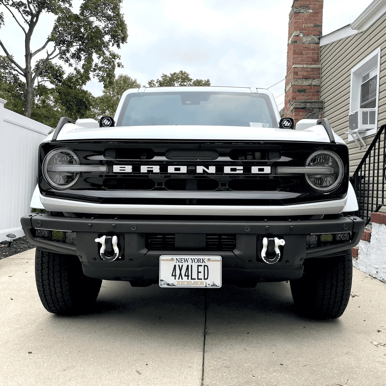 Ford Bronco Improved front license plate bracket? 1637612168503