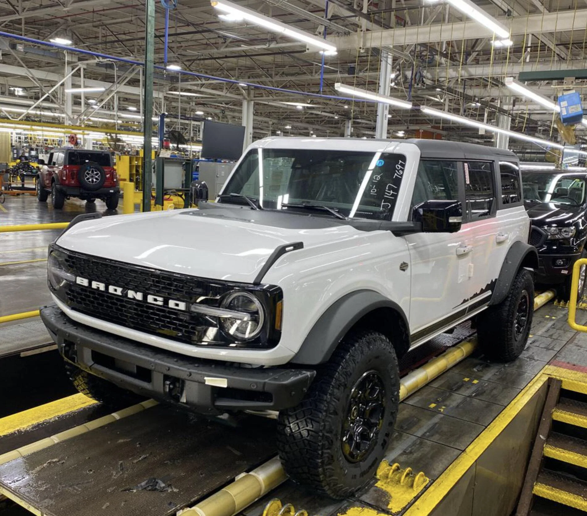 Ford Bronco BLACK ICE Build 0443ABF2-938A-4A94-9A30-817C42EBFEC7