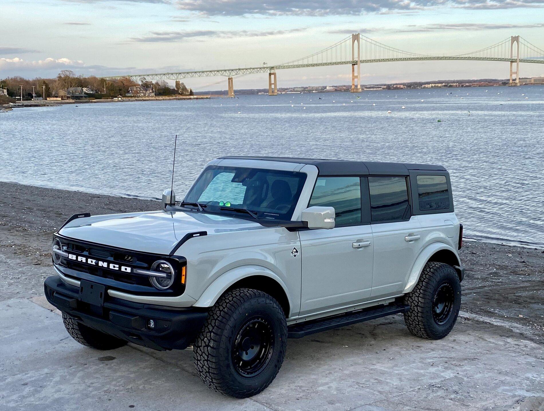 Bronco.jpg