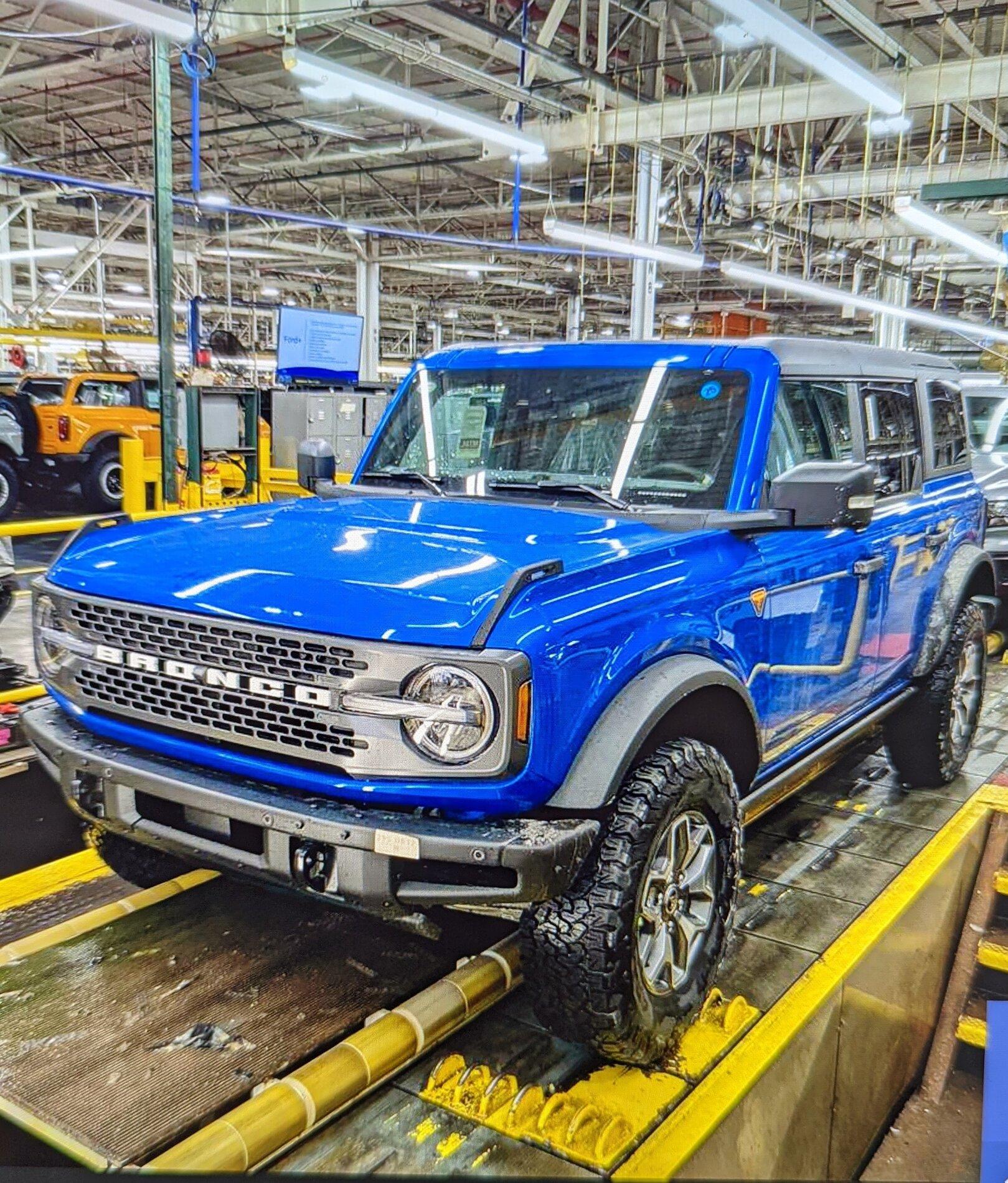 Ford Bronco 🛠 10/25/21 Build Week Group PXL_20211124_182706950