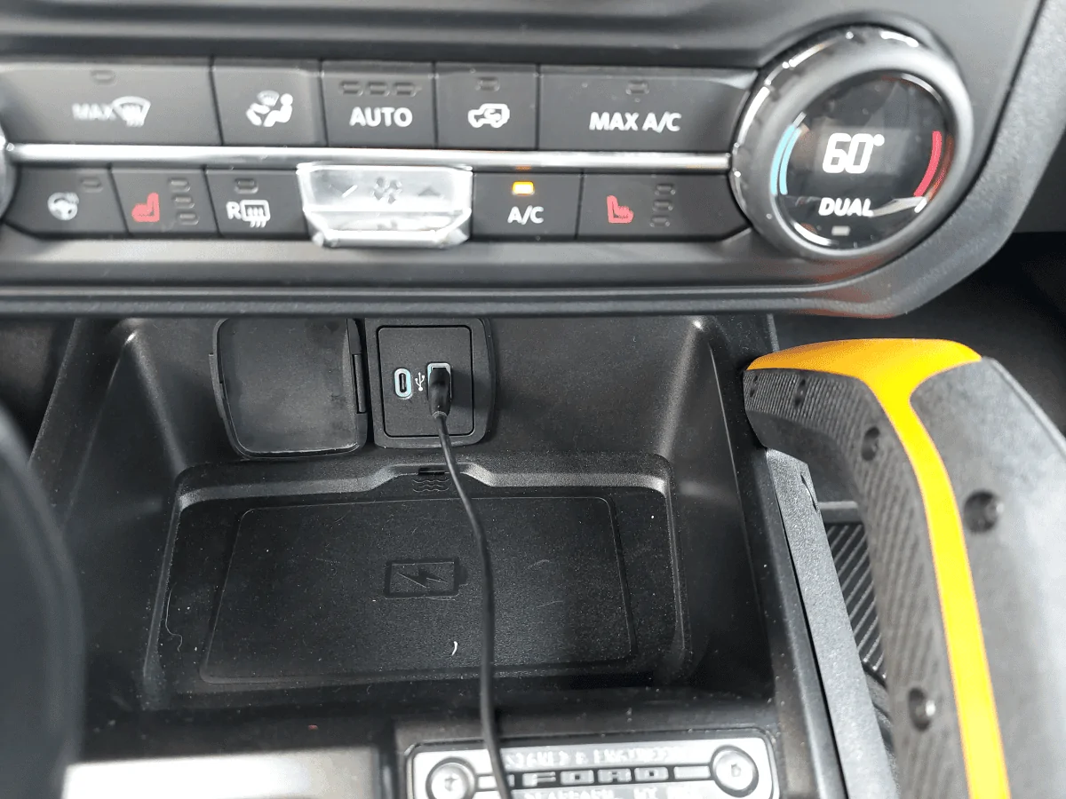 Ford Bronco AUTO 3 light button 2021-ford-bronco-drive-700