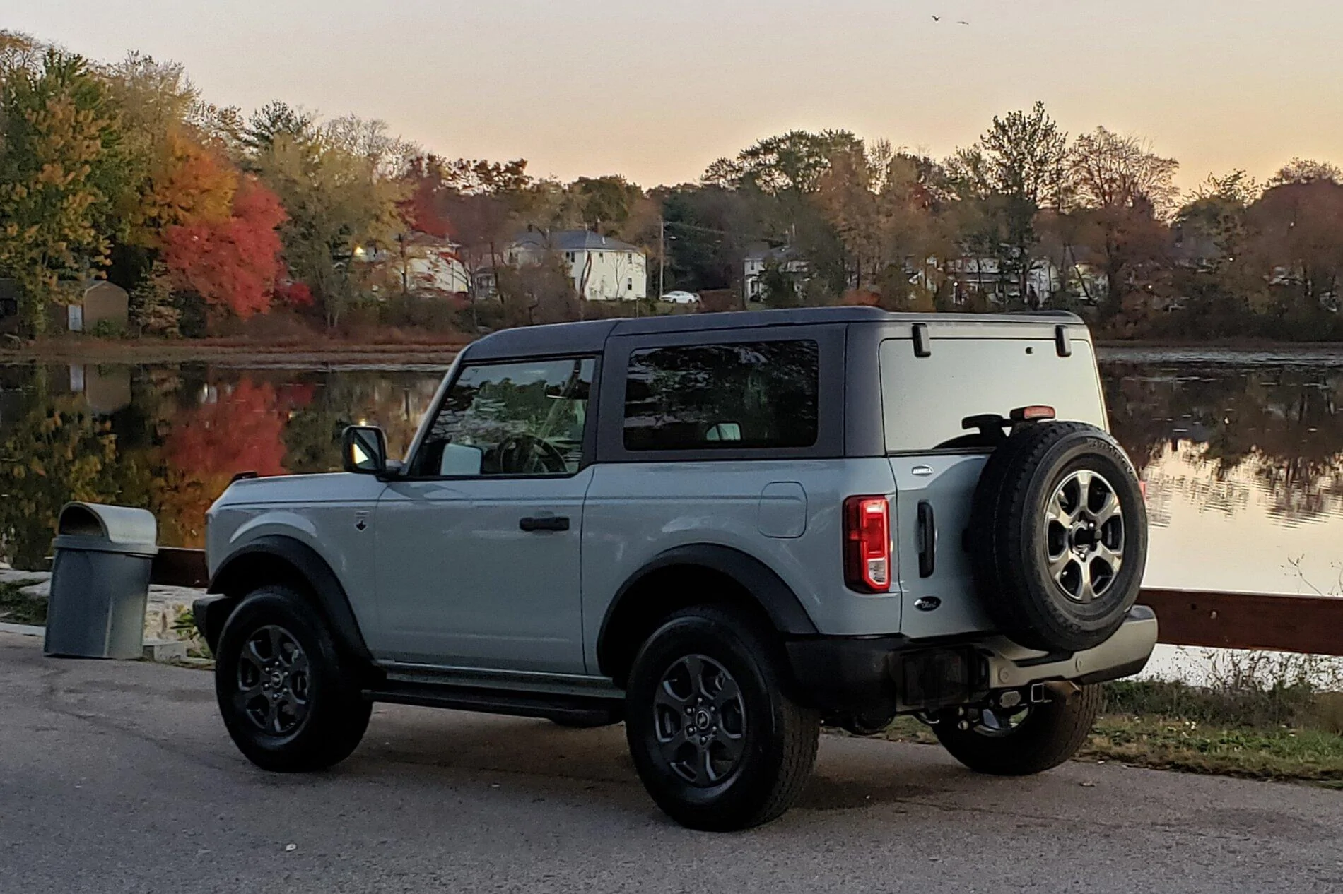 Ford Bronco Bronco Team 2 door. sunrise_2
