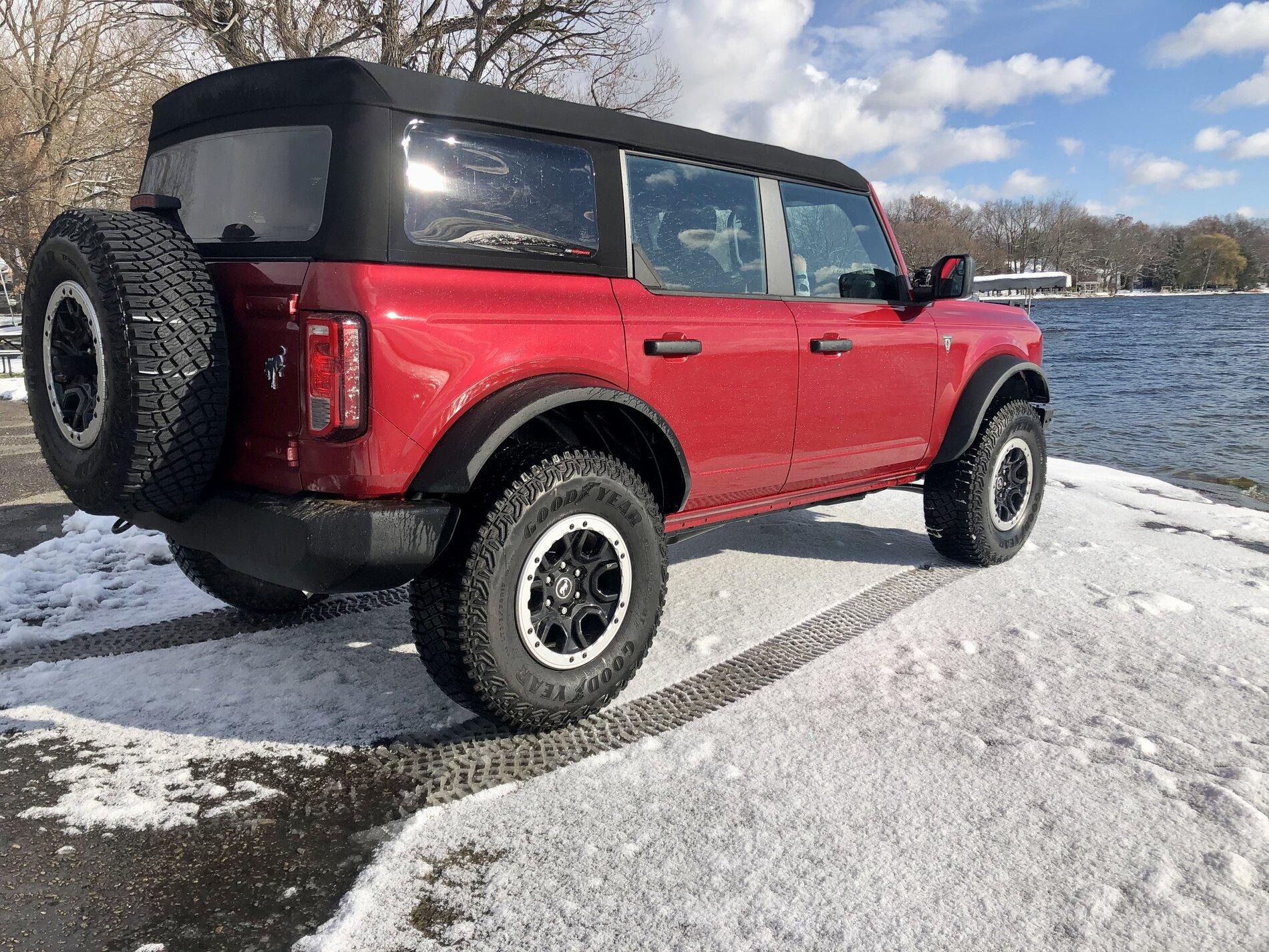 Ford Bronco RAPID RED Bronco Club 3470B86E-D84D-43C1-BEF0-B4A63EAF44C9