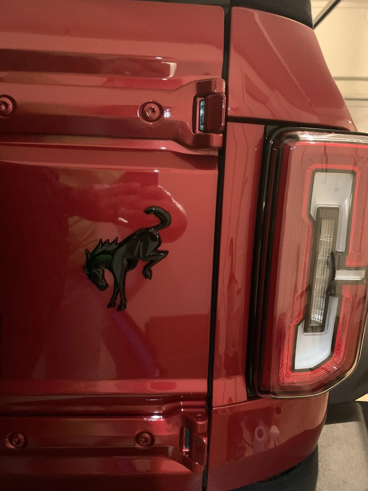 Ford Bronco RAPID RED Bronco Club 77E8F629-0E3C-42FC-9F98-478D93BC1174