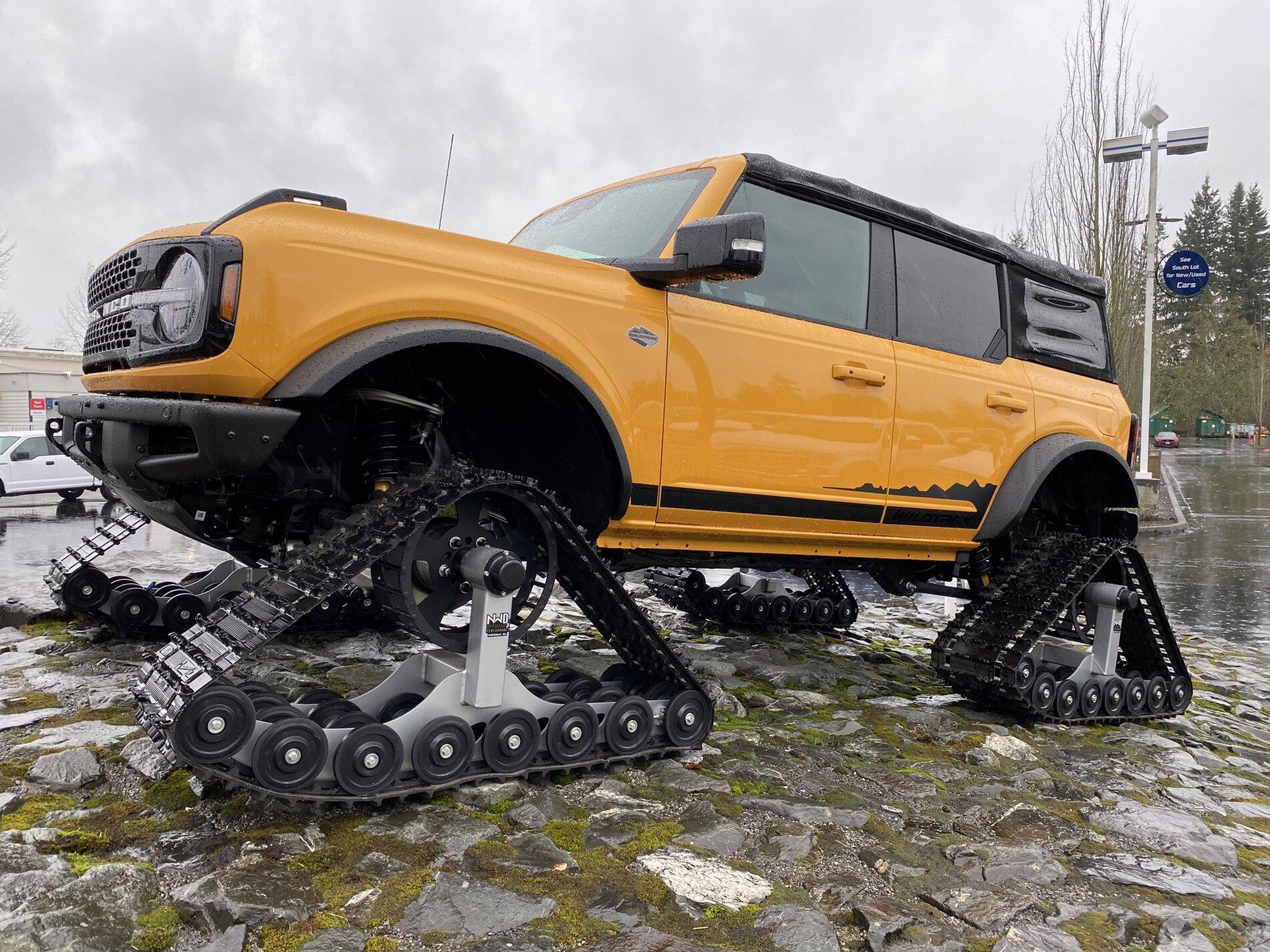 Ford Bronco Bronco on tracks! 8C77681B-42DB-473F-9982-694487F9A54E