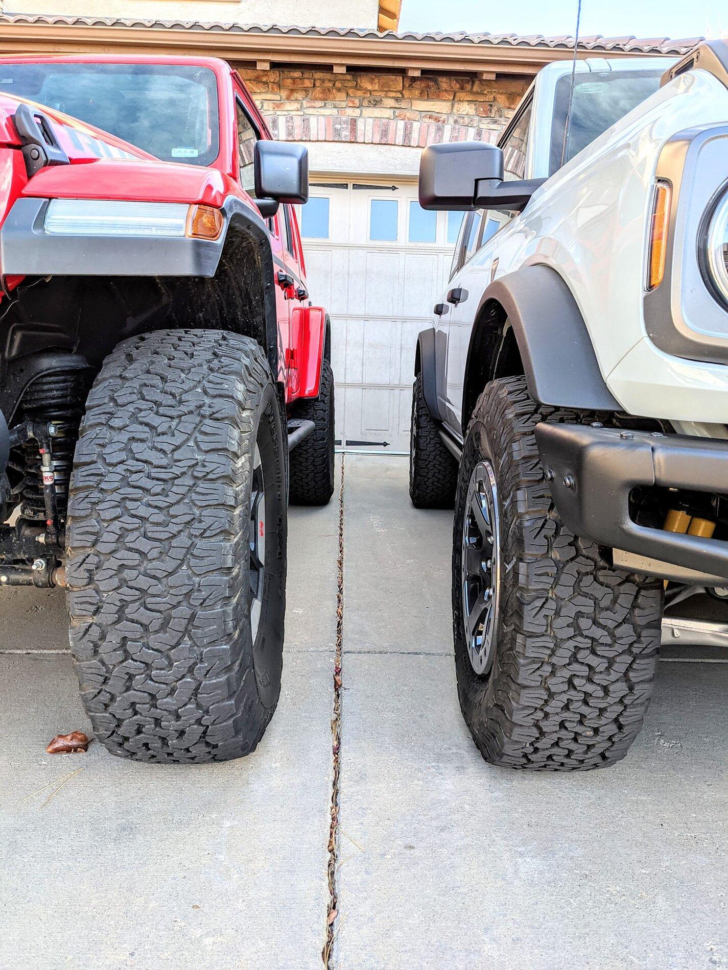 Ford Bronco Stock Bronco Badlands side-by-side vs Jeep Wrangler Rubicon on 3.5" and 37's 258775535_10109134162392243_289522106658224662_n