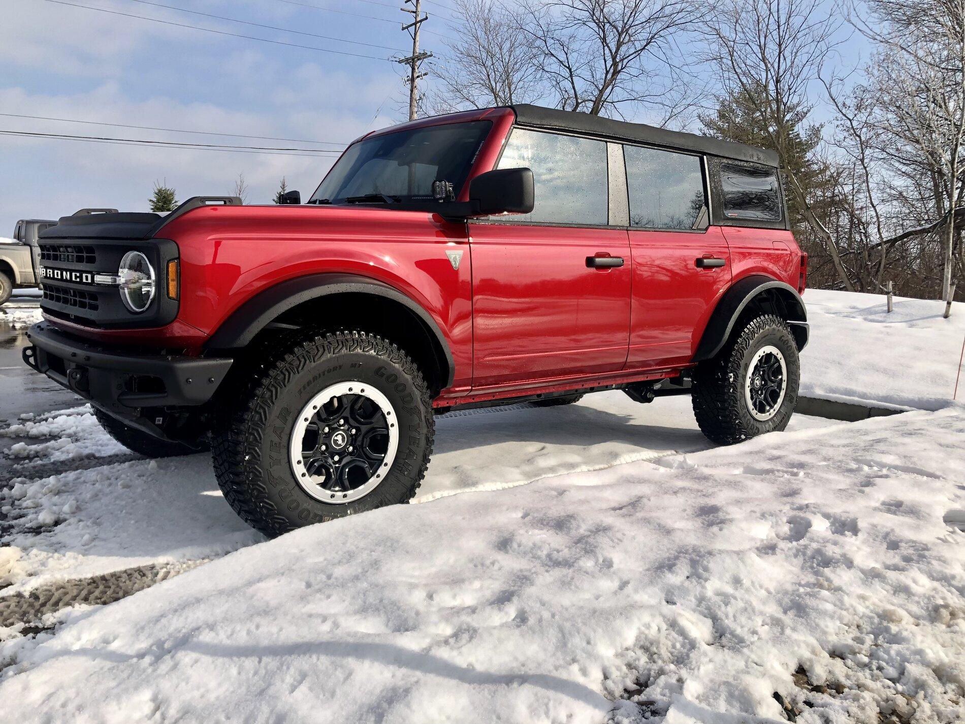 Ford Bronco RAPID RED Bronco Club IMG-2213