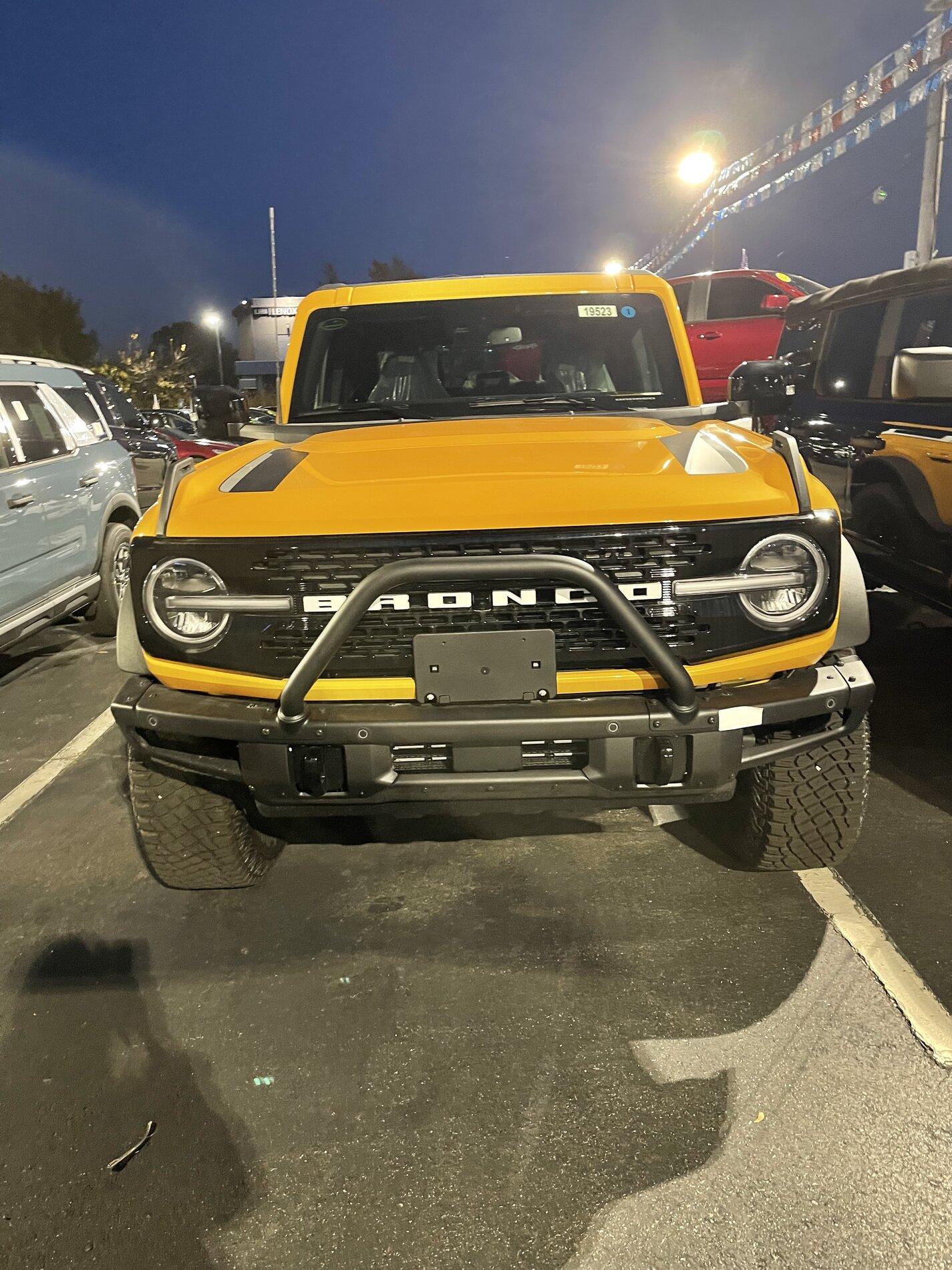 Ford Bronco Smithtown ford this morning 7397AF81-E78D-4B0C-A60A-5ABC473B6FA2