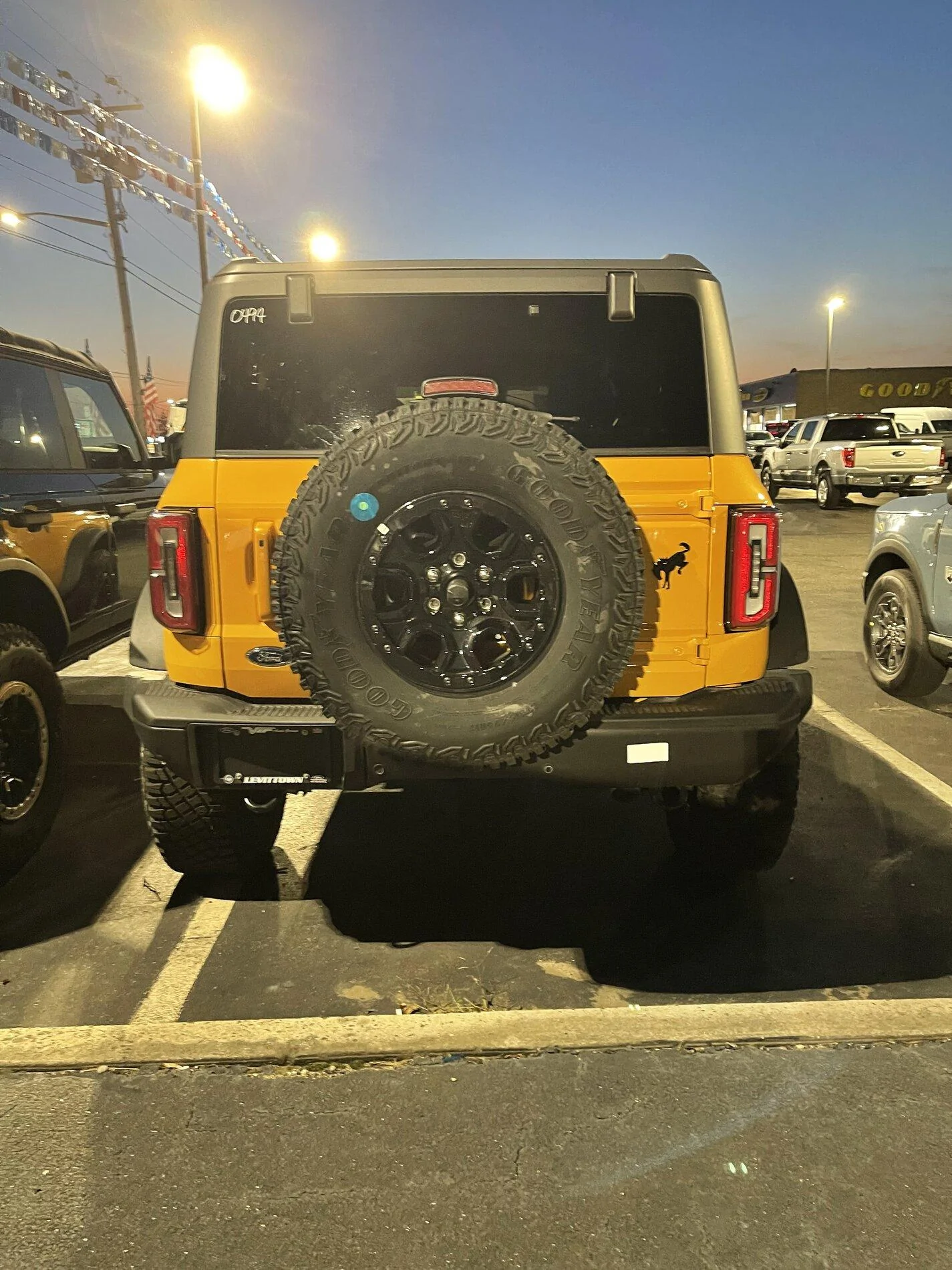 Ford Bronco Smithtown ford this morning 01A8BB3A-602E-4AD9-BBB7-89637F04A01C