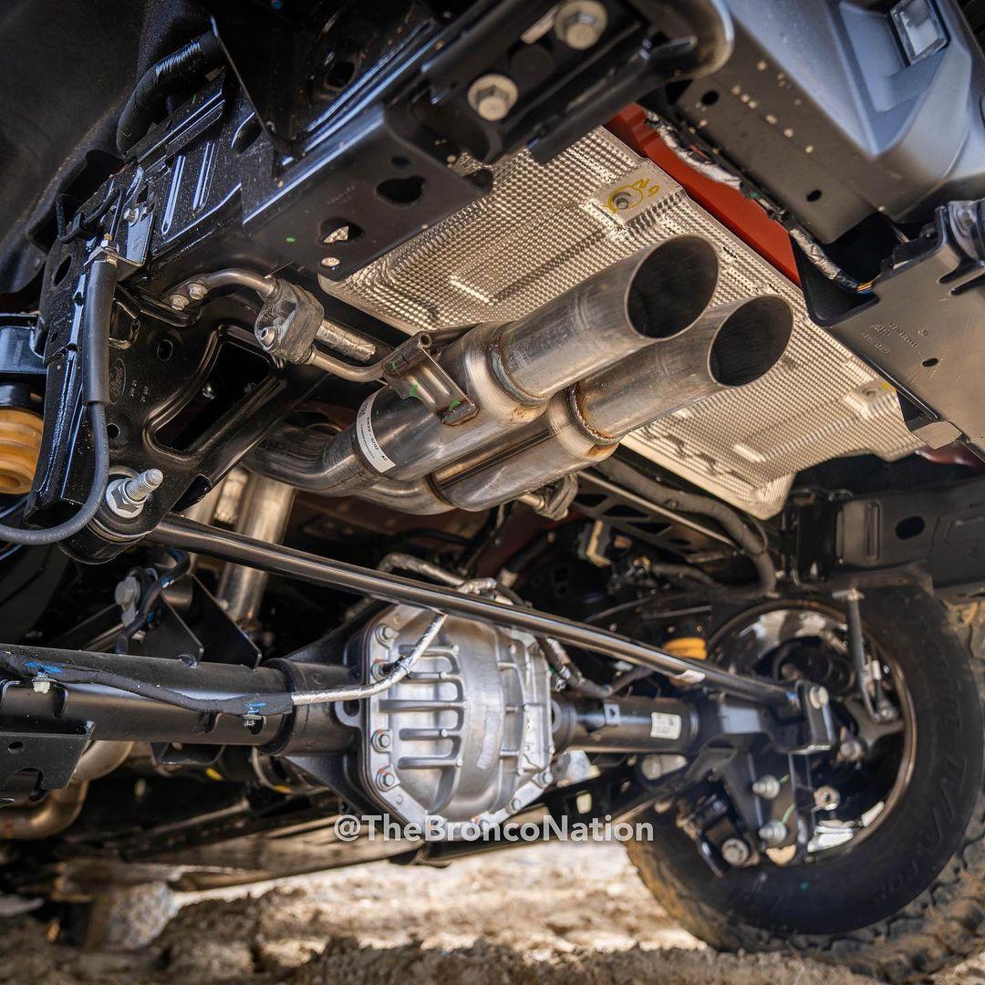 Ford Bronco Video: 2022 Bronco Raptor Off-Roading, Side-by-Side vs Standard (Outer Banks) Bronco, and Rear End Undercarriage 1542599_2953539278291003_7664666403792477520_n-